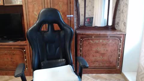 Snapshot of maxplay18 chatting on 11.04.25 Max online show from 11.04.25