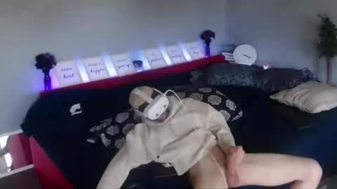 Snapshot of maxrouger chatting on 09.25.25 MaxRouger online show from 09.25.25