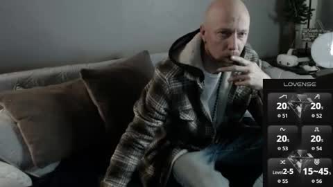 Snapshot of maxrouger chatting on 11.26.25 MaxRouger online show from 11.26.25