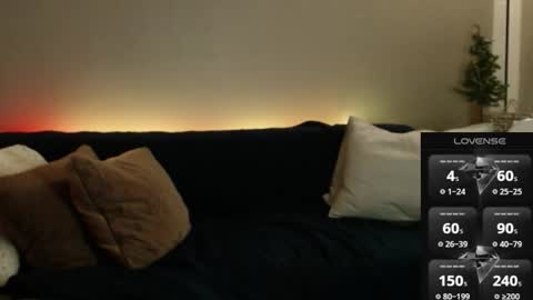 Snapshot of maxrouger chatting on 11.29.25 MaxRouger online show from 11.29.25