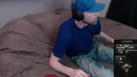 Snapshot of maxrouger chatting on 04.01.26 MaxRouger online show from 04.01.26