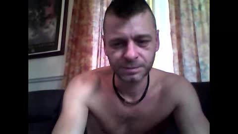 Snapshot of maxthewolf chatting on 10.29.25 MaxTheWolf online show from 10.29.25