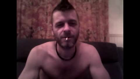 Snapshot of maxthewolf chatting on 11.10.25 MaxTheWolf online show from 11.10.25