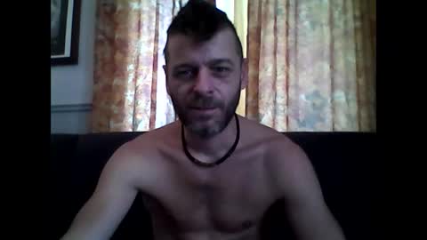Snapshot of maxthewolf chatting on 11.15.25 MaxTheWolf online show from 11.15.25