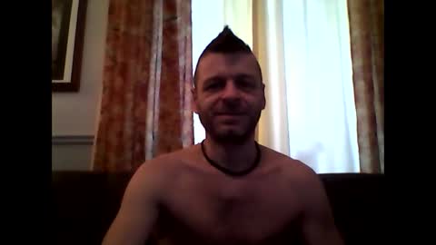 Snapshot of maxthewolf chatting on 12.21.25 MaxTheWolf online show from 12.21.25