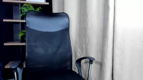 Snapshot of maxvolturi_ chatting on 05.18.26 maxvolturi_ online show from 05.18.26