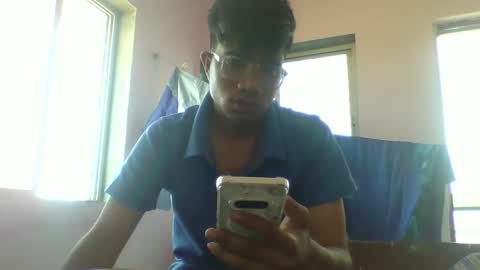 Snapshot of maxwell884480 chatting on 05.16.26 maxwell884480 online show from 05.16.26