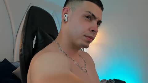 MAX online show from 03.08.25