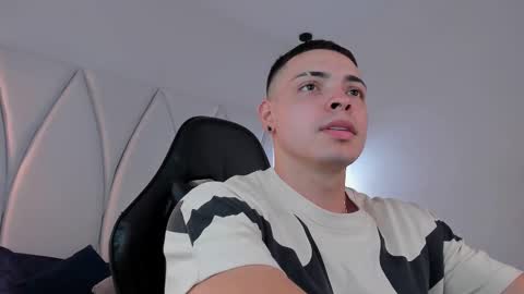 MAX online show from 03.11.25