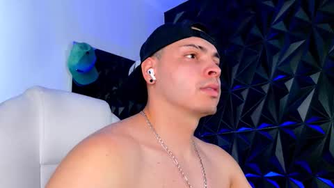 MAX online show from 11.26.25