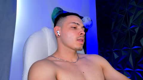 MAX online show from 12.17.25