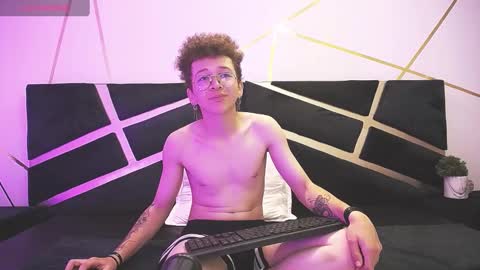 Snapshot of maxwell_sexwm chatting on 01.22.25 maxwell_sexwm online show from 01.22.25