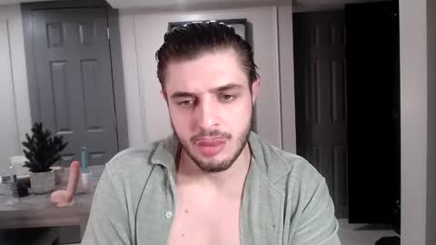 Snapshot of maxx2fun chatting on 12.17.25 maxx2fun online show from 12.17.25