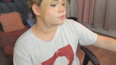 Maxine Minx online show from 02.01.25