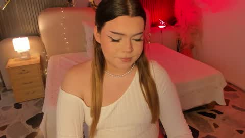 Maxine Minx online show from 03.03.26