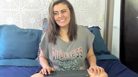 Victoria online show from 01.30.25