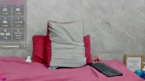Snapshot of may_clanfort chatting on 05.16.26 MAY online show from 05.16.26