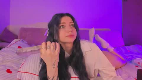 Snapshot of may_meowww chatting on 11.15.25 May online show from 11.15.25