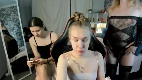 Leila online show from 12.20.25