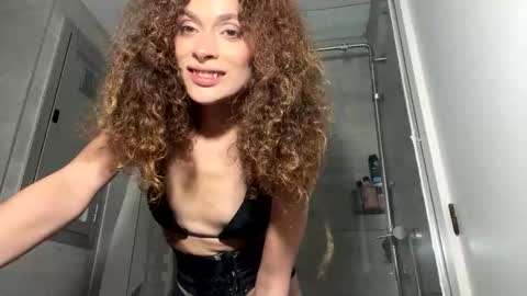 Snapshot of maya632713 chatting on 01.07.26 Maya transgirl online show from 01.07.26