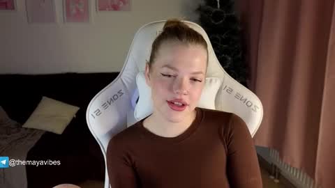 Snapshot of maya_blonde18 chatting on 01.18.26 Maya online show from 01.18.26