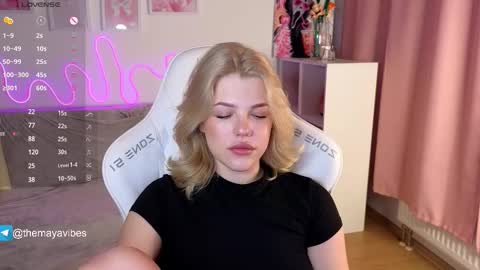 Snapshot of maya_blonde18 chatting on 02.06.26 Maya online show from 02.06.26