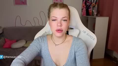 Snapshot of maya_blonde18 chatting on 03.18.26 Maya online show from 03.18.26