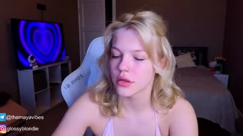 Snapshot of maya_blonde18 chatting on 03.29.26 Maya online show from 03.29.26
