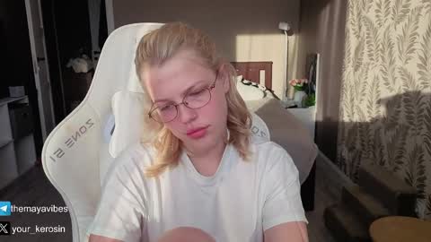 Snapshot of maya_blonde18 chatting on 05.20.26 Maya online show from 05.20.26