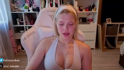 Snapshot of maya_blonde18 chatting on 05.23.26 Maya online show from 05.23.26