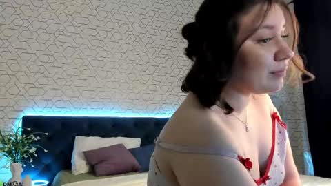 Snapshot of maya_raay chatting on 04.20.26 Maya online show from 04.20.26
