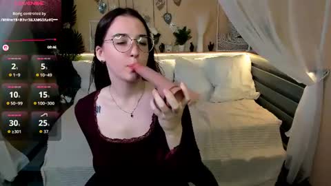 Snapshot of maya_winters chatting on 08.04.26 maya_winters online show from 08.04.26