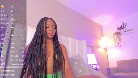 Snapshot of mayacardenas chatting on 01.17.25 Maya online show from 01.17.25