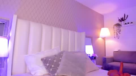 Snapshot of mayacardenas chatting on 01.31.25 Maya online show from 01.31.25