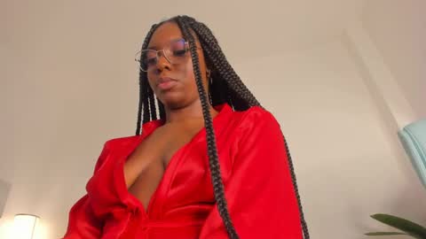 Snapshot of mayacardenas chatting on 02.15.25 Maya online show from 02.15.25