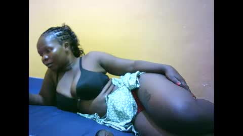 Snapshot of mayah_sexy chatting on 03.15.26 mayah_sexy online show from 03.15.26