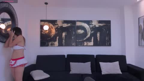 M A Y A    H O F F M A N online show from 02.05.26