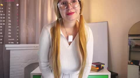 Snapshot of maybellebyone chatting on 04.26.26 Milina online show from 04.26.26