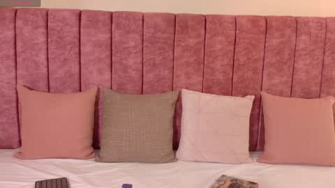 Rousse online show from 04.20.26