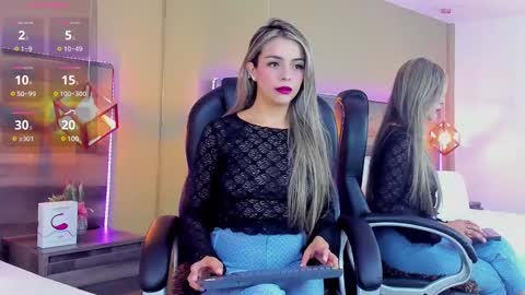 Snapshot of maylinfox chatting on 01.03.25 MaylinFox online show from 01.03.25