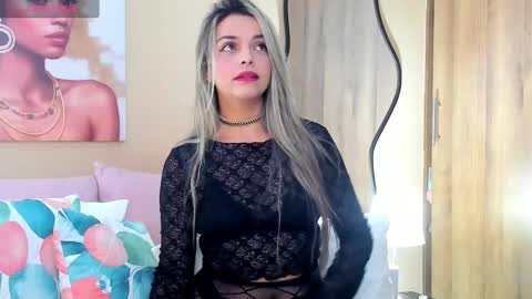 Snapshot of maylinfox chatting on 02.24.25 MaylinFox online show from 02.24.25