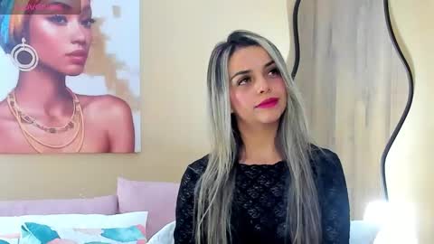Snapshot of maylinfox chatting on 02.25.25 MaylinFox online show from 02.25.25