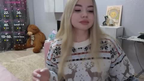 Snapshot of maymallorie chatting on 01.30.25 may online show from 01.30.25