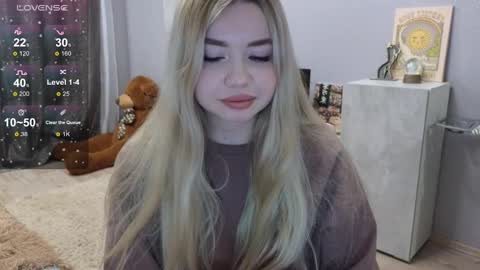 Snapshot of maymallorie chatting on 02.16.25 may online show from 02.16.25