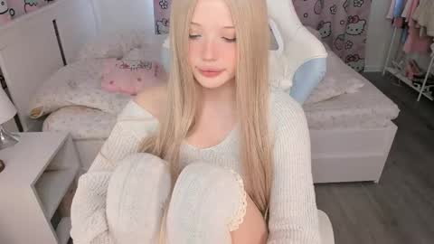  Mila  online show from 04.25.26