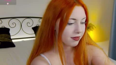 Snapshot of mazymayes chatting on 10.05.25 Mazy online show from 10.05.25