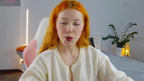 Snapshot of mazymayes chatting on 11.17.25 Mazy online show from 11.17.25