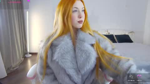 Snapshot of mazymayes chatting on 12.19.25 Mazy online show from 12.19.25