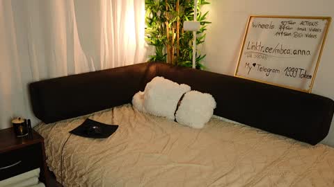 Anna       IG mbca anna  online show from 01.08.25