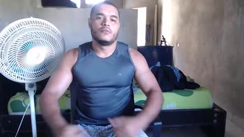 Snapshot of mcgregor_sexhot chatting on 01.10.25 Mcgregor online show from 01.10.25